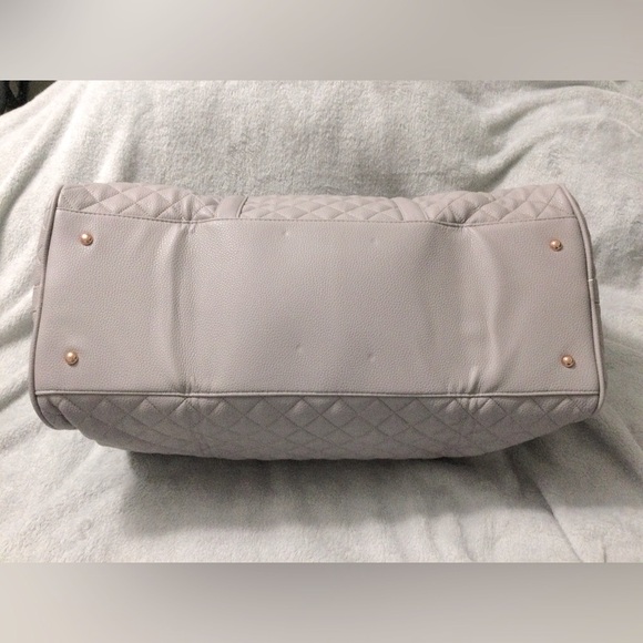 Ms Lovely Women's Quilted Leather Weekender 22” Duffel Bag Gray - Picture 3 of 8